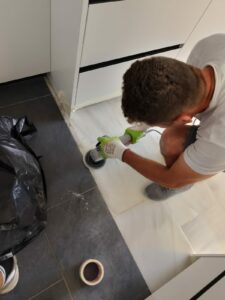 Cleaning marble floor Sergio Facility Service.